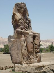 Colossi di Memnon_1660.JPG